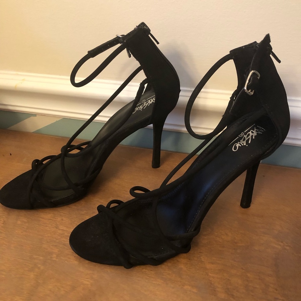 Mossimo black strappy heels